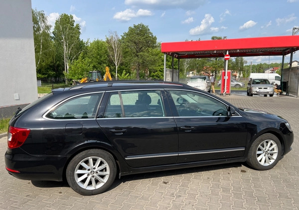 Skoda Superb cena 39000 przebieg: 356951, rok produkcji 2013 z Ząbki małe 232